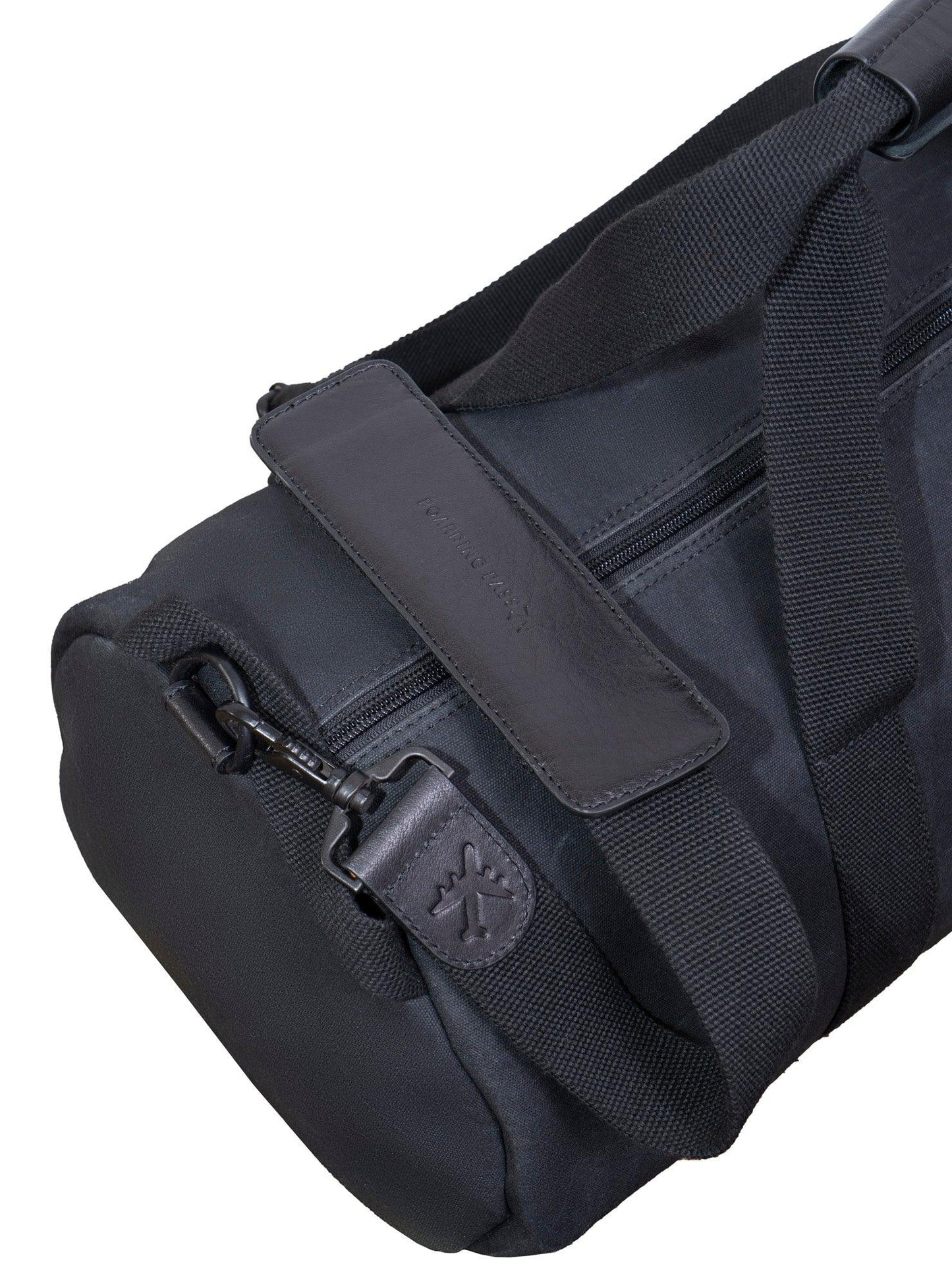 Voyager 20"Waxed Canvas Shoe Pocket Duffel - Navy